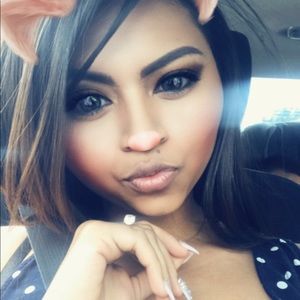 Meet your Posher, Nidia